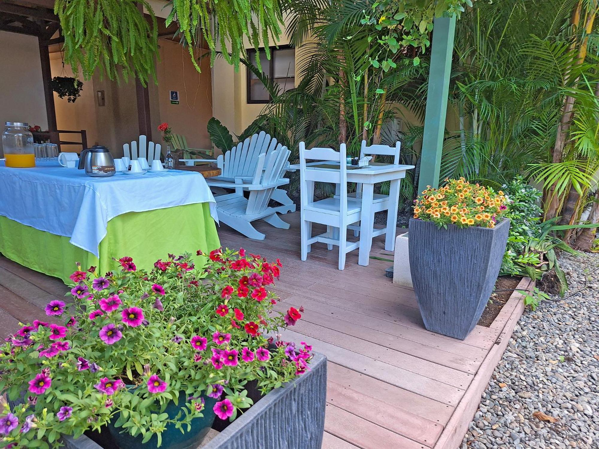 Infiniti Hotel Puerto Viejo de Talamanca Экстерьер фото