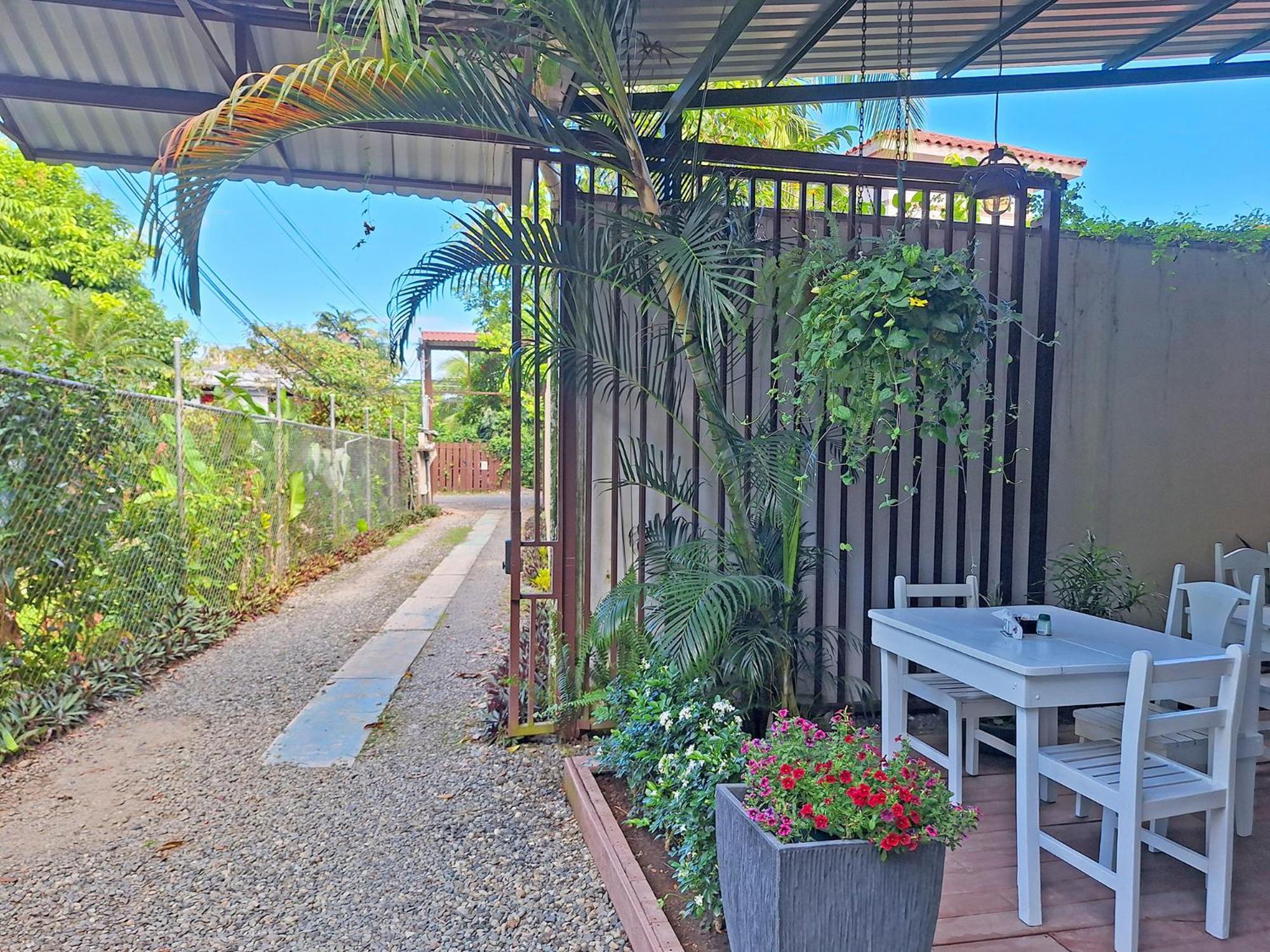 Infiniti Hotel Puerto Viejo de Talamanca Экстерьер фото