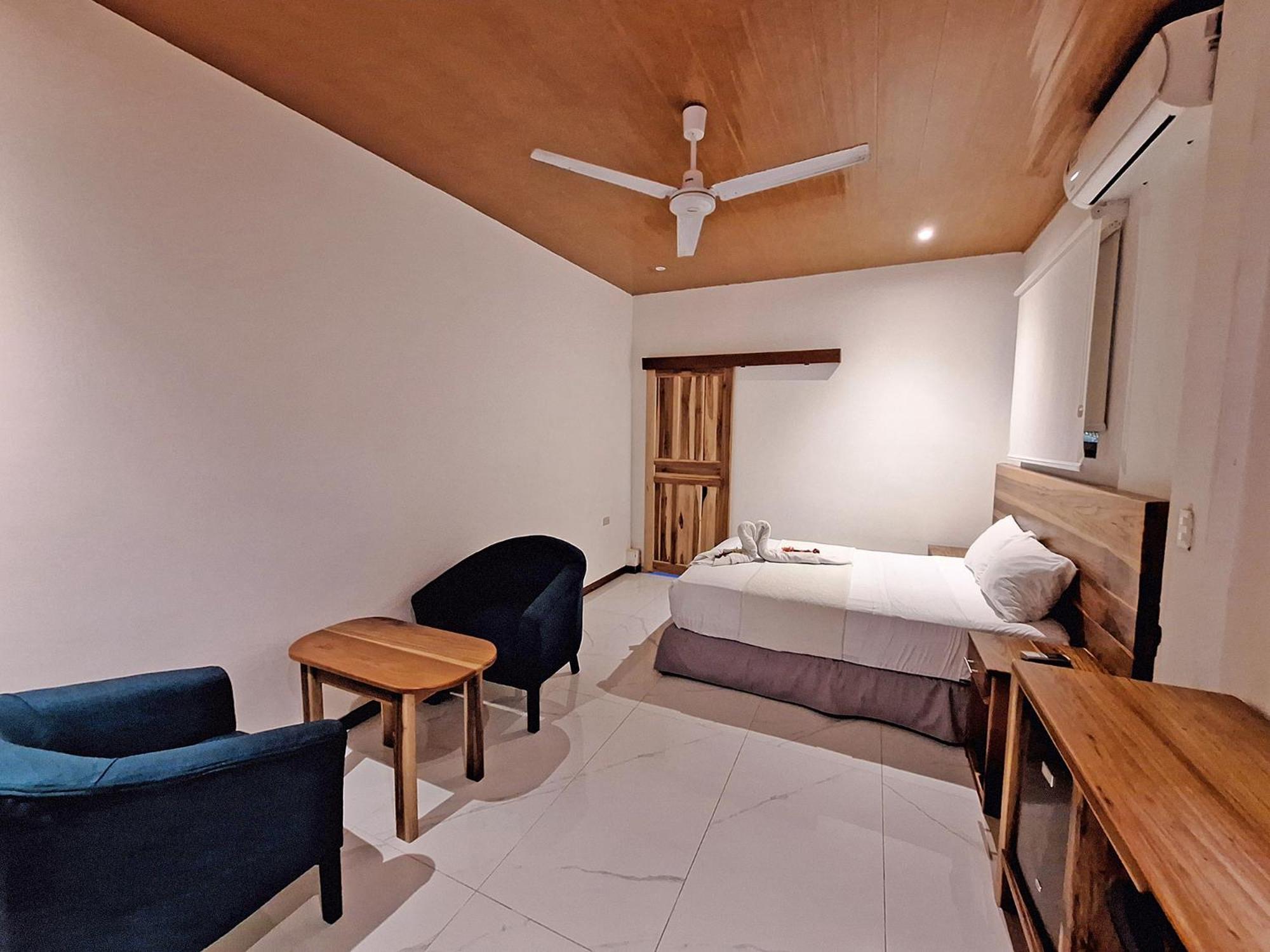 Infiniti Hotel Puerto Viejo de Talamanca Экстерьер фото