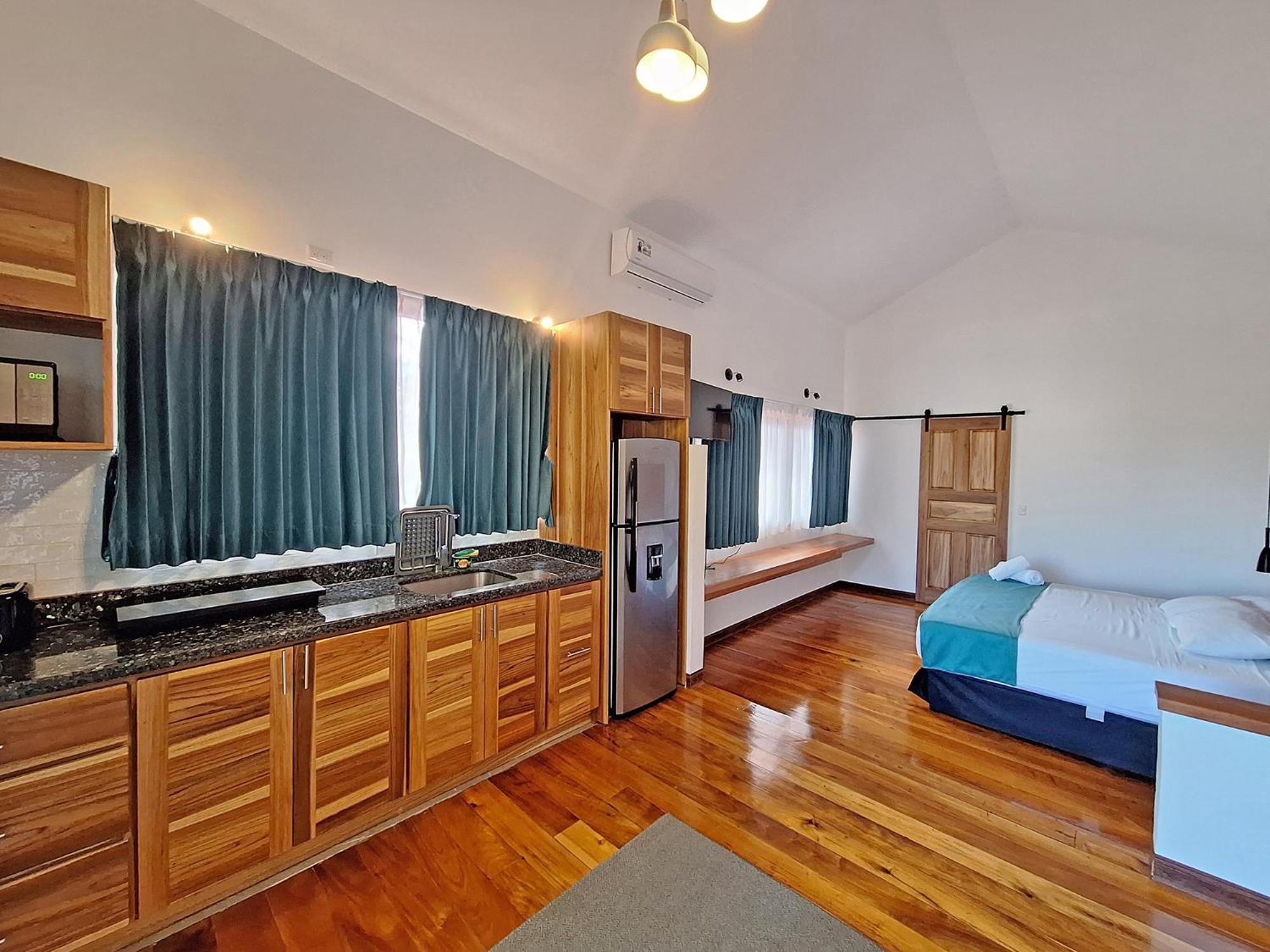 Infiniti Hotel Puerto Viejo de Talamanca Экстерьер фото