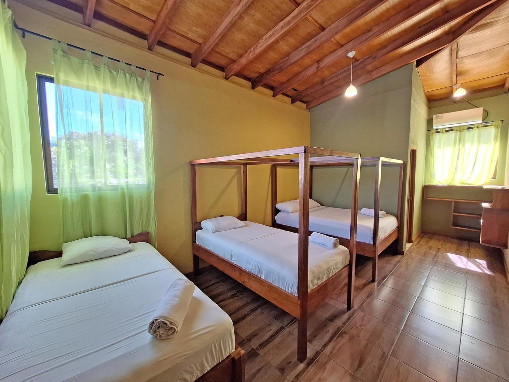 Infiniti Hotel Puerto Viejo de Talamanca Экстерьер фото